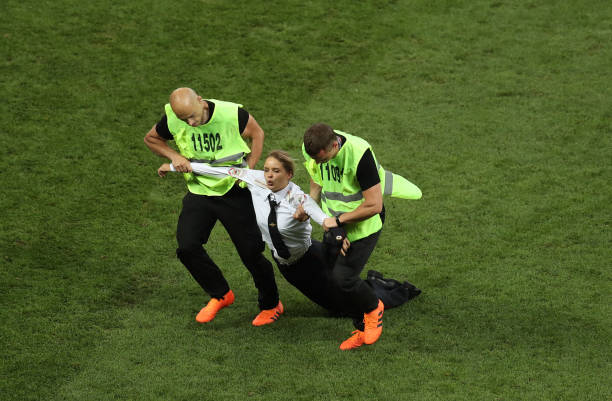 场上带来的 场上带来的