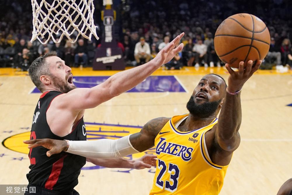 他以其爆发 他以其爆发